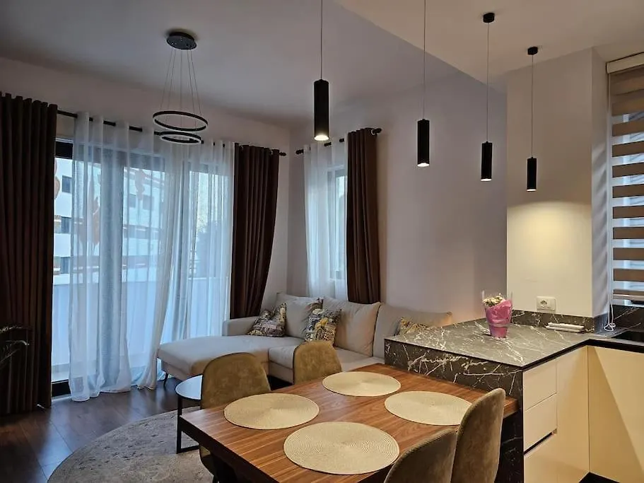 Deluxe Flat With Garden_Tirana Διαμέρισμα